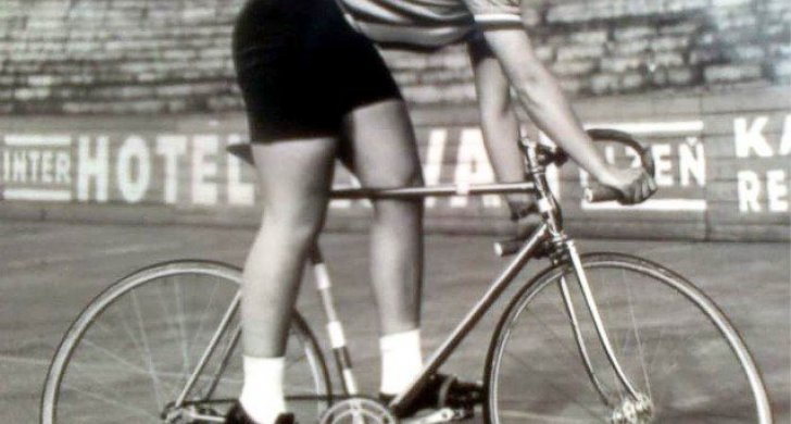 1973_ reprezentační soustředění_velodrom_Plzeň.jpg